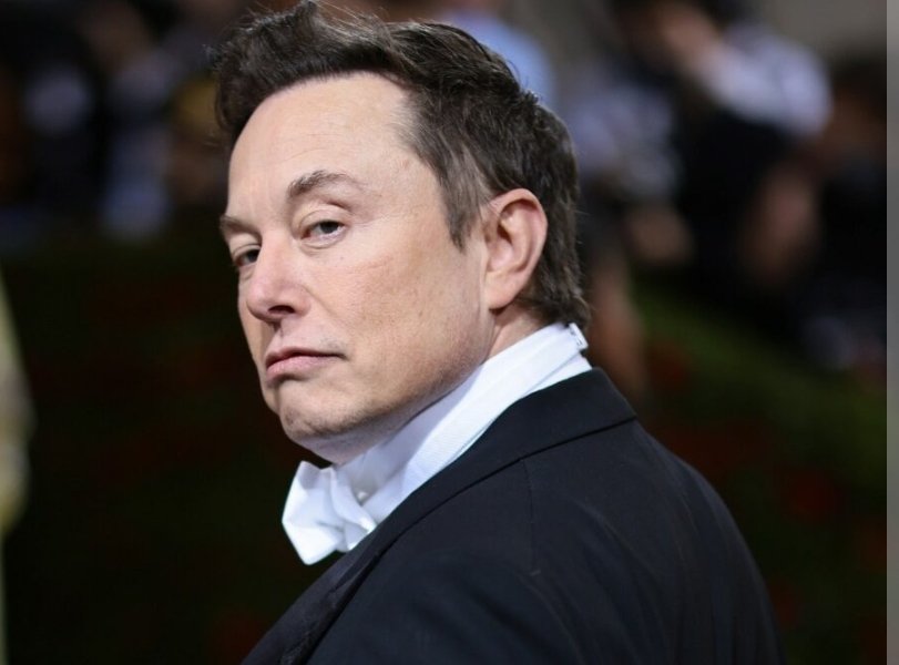 Scienceinf0's tweet photo. URGENT : Elon Musk supprime, à distance, les freins des véhicules TESLA de ceux qui l'ont critiqué sur Twitter. https://t.co/WIhqUC7Ety