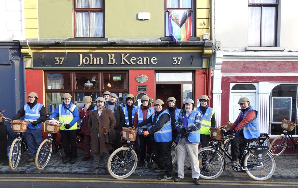 bulfincycle's tweet photo. When in Listowel Rothár Rogues had to call to see our good friend Billy Keane #soundlad 
#exploringIreland #surewhynot https://t.co/95NiB4kSd1