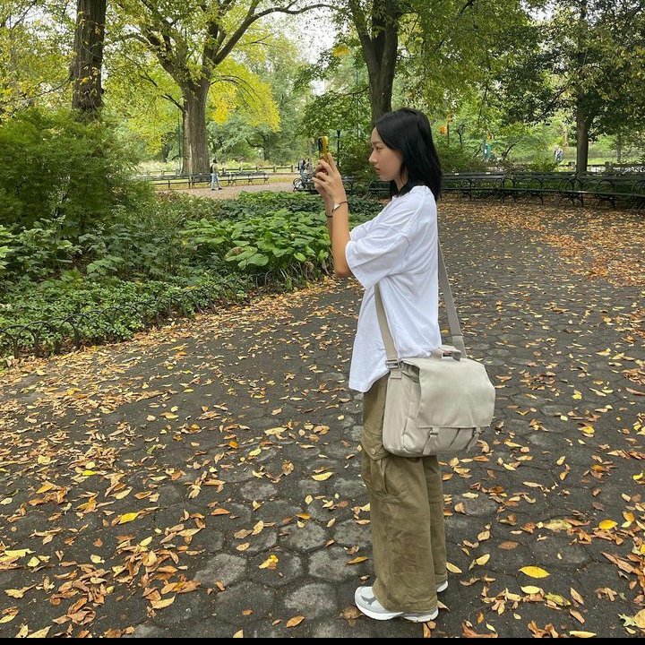 DamaIts's tweet photo. Pov: the popular girl for being cold and heartbreaking accepts you for an outing and little by little you get to know how beautiful she is ;) https://t.co/rKTaGZ97MP