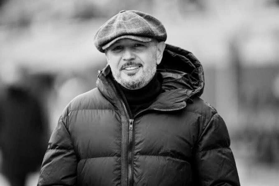 papantengah's tweet photo. KABAR DUKA

Kabar duka datang dari Italia. Ex-bek sayap Lazio dan Inter Milan sekaligus ex-manager Bologna, Sinisa Mihajlovic menghembuskan nafas terakhir di usia ke-53 tahun. 

RIP Sinisa. #MC https://t.co/ZoWjKCQLOl