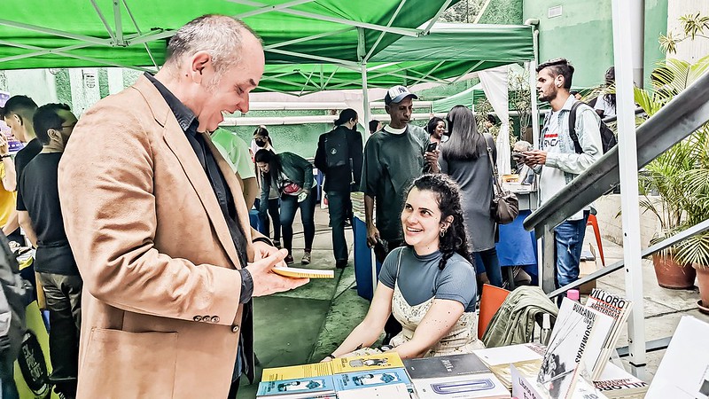 _Provea's tweet photo. Libros, cultura, memoria, música y derechos.
Realizada la 2da Feria del Libro Independiente y en Derechos Humanos, la #FLIDE2, en Caracas; con conciertos, foros, talleres y más actividades culturales.
Un evento por los derechos humanos y el encuentro.
👉https://t.co/jXgx2GQ0yr https://t.co/siprrZHuUf