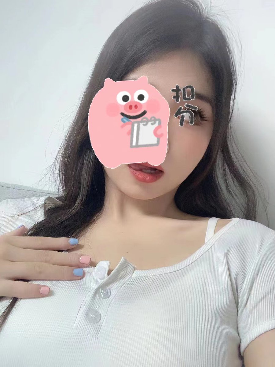 surenpark's tweet photo. 长得好看比什么都强，连脚上的袜子都比钻石珍贵。又一名患��厌男症的美少女，油脸美甲逛街拍照样样精通，无数大学loser屌丝崇拜又贡奉，却只能被她唾弃辱骂，连你的女朋友站在她面前都秒变丑逼，光看照片就知道杀伤力，你接下来想做什么？

#女S #原味 #太妹 #闺蜜 #情侣主 #素人 #真实 https://t.co/9SoNQwFVHQ