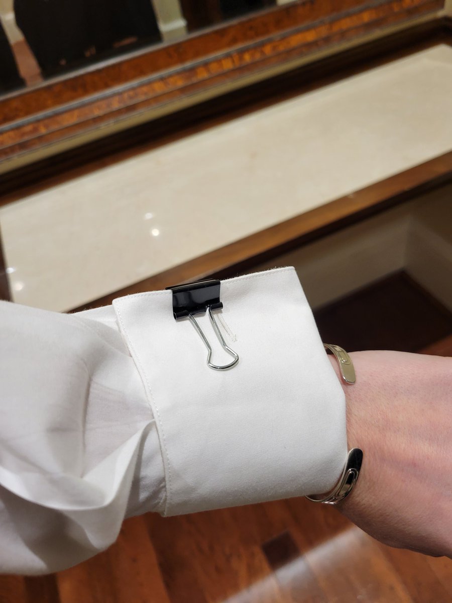 The one time I go to the Court of Appeal in 2022 (in person) and I forget my cufflinks. Thank you @tammylawtweets