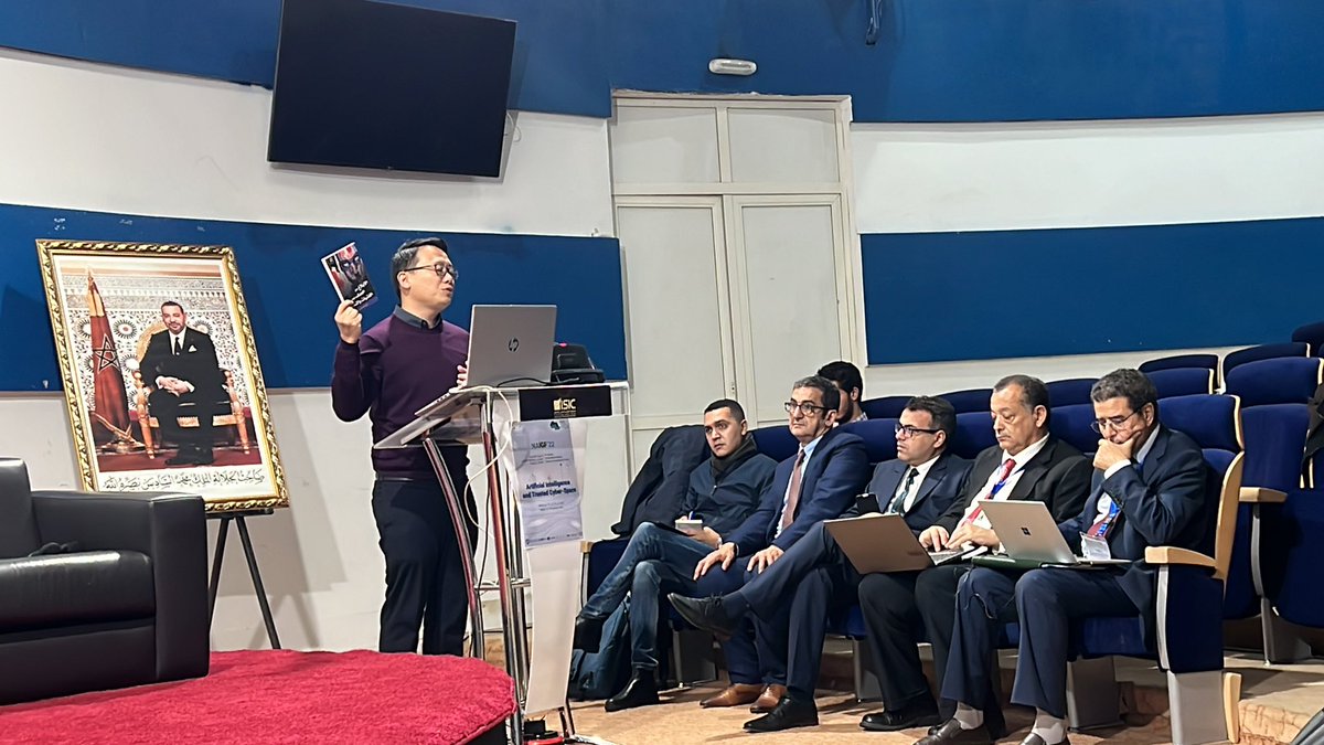 HuXianhong's tweet photo. #NAIGF l'unesco promeut une approche humaniste et centrée sur l'humain pour développer stratégie d'IA en Afrique du Nord en aidant les jeunes et les femmes à exploiter l'IA pour droits des humains et le développement durable, suite à #NASIG @mingkuok @MarielzaTalks @TawfikJelassi https://t.co/wsS3XxN8yN