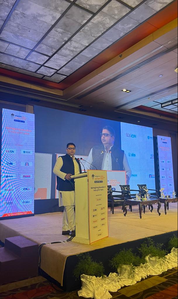 college_dunia's tweet photo. "Humans have only prosper because of the ability of thinking/reasoning" -
Prof. Abhishek Mishra
(Ex Cabinet Minister, UP Govt.)

Summarizing his thoughts and ideas about "Reimagining Education in India @ 100 years".

#CDConnectDelhi

#CDvision2047 
#CollegeduniaConnect https://t.co/L0PkYlIlNf