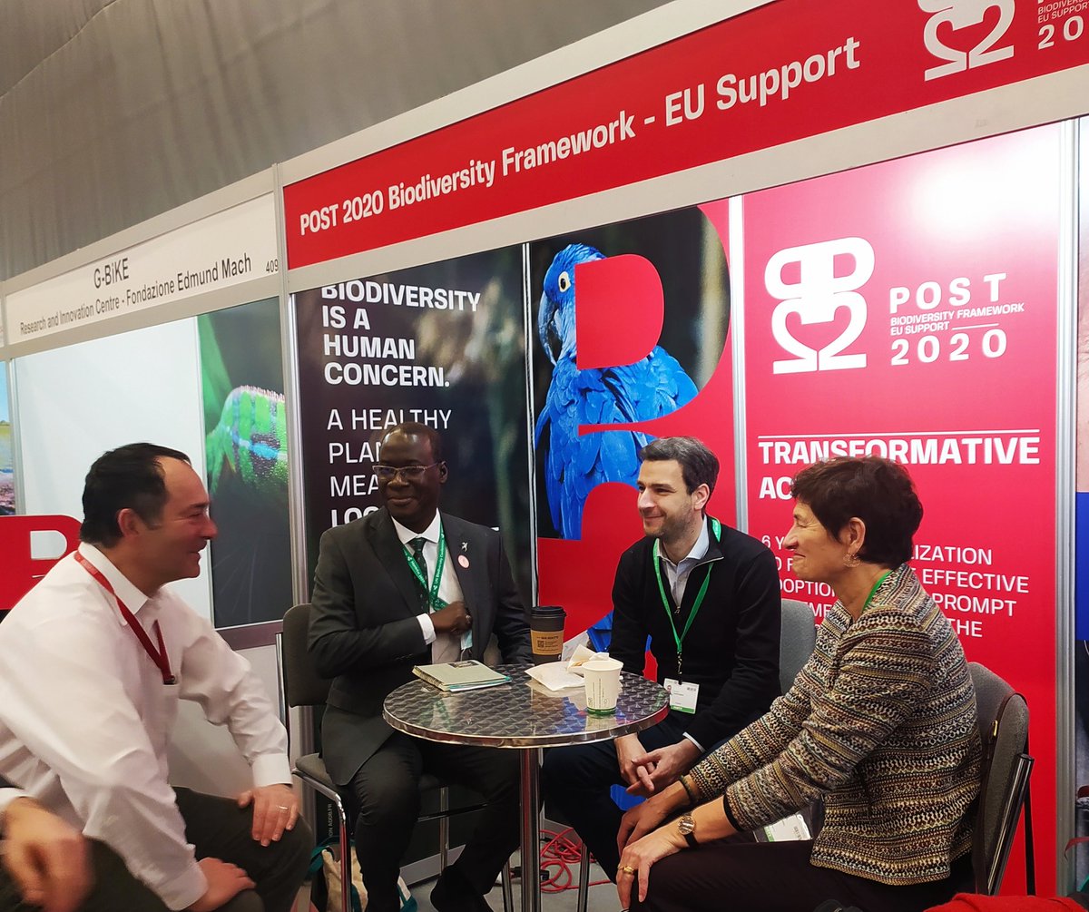 Live at #COP15:
<a href="/AfDB_Group/">African Development Bank Group</a> <a href="/AronaSoumare/">Arona Soumare</a> rencontre la Banque de France et <a href="/AFD_France/">Agence Française de #Développement (AFD) 🇫🇷 🇪🇺</a> pour discuter comment les banques peuvent supporter la transition des systèmes socio-économiques vers une durabilité pour vivre en harmonie avec la nature.