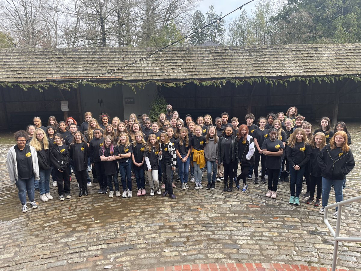 Interboro_Music's tweet photo. The @Interboro_SD Middle School District Chorus spread some holiday cheer today with a performance trip to Brandywine River Museum! 

We hope everyone has a happy and healthy holiday season! https://t.co/tuIuLTmy4w