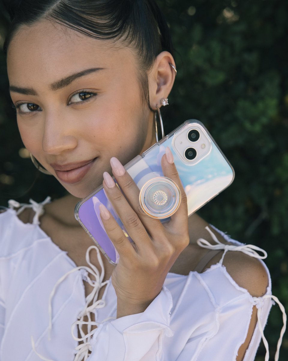 We know what's on their wishlist 🎁 (hint: it's a new PopSockets case) Shop now and get Free Shipping, just in time for your holiday celebration.