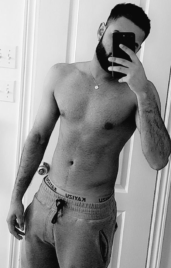 K___nsfw's tweet photo. Hey I'm Kash 🖤, redoing pinned

- 28, he/him
- straight
- kinky
- switch

 #nsfwtwt https://t.co/e8vUmmuJ7y