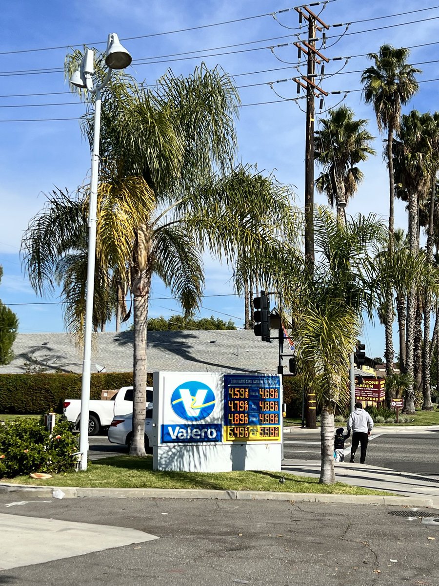 油价快回到年初水平了，高通胀是否要结束呢？加息呢？金融市场呢？叠加中国市场的大放水？