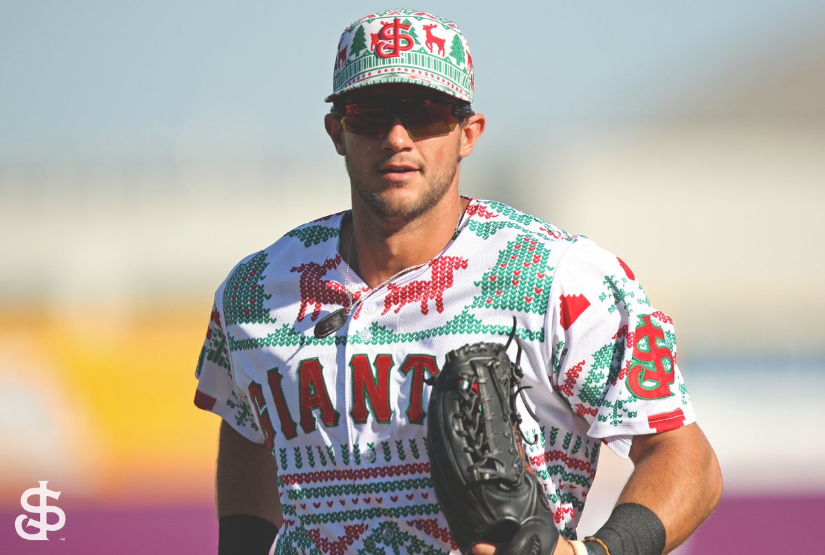 Happy #NationalUglySweaterDay! 🎄🎅