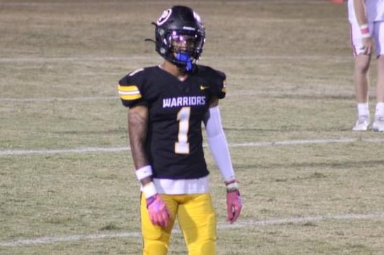DavionSampson's tweet photo. I am Blessed and excited to announce my commitment to Coahoma community college! I appreciate everybody who helped me get to this position.  @CoahomaFootball @KMO41AMN @Metcalf79 @AlanCross__ @PontotocFTBL https://t.co/LjcItf2K4i