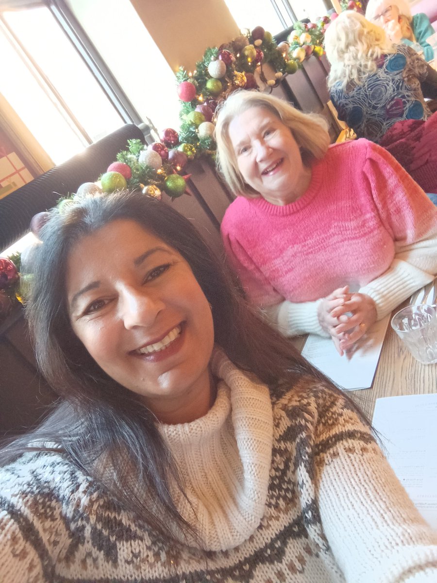 veereek's tweet photo. It's lovely to meet dear friends around Christmas xx https://t.co/8nj91KLd0Z