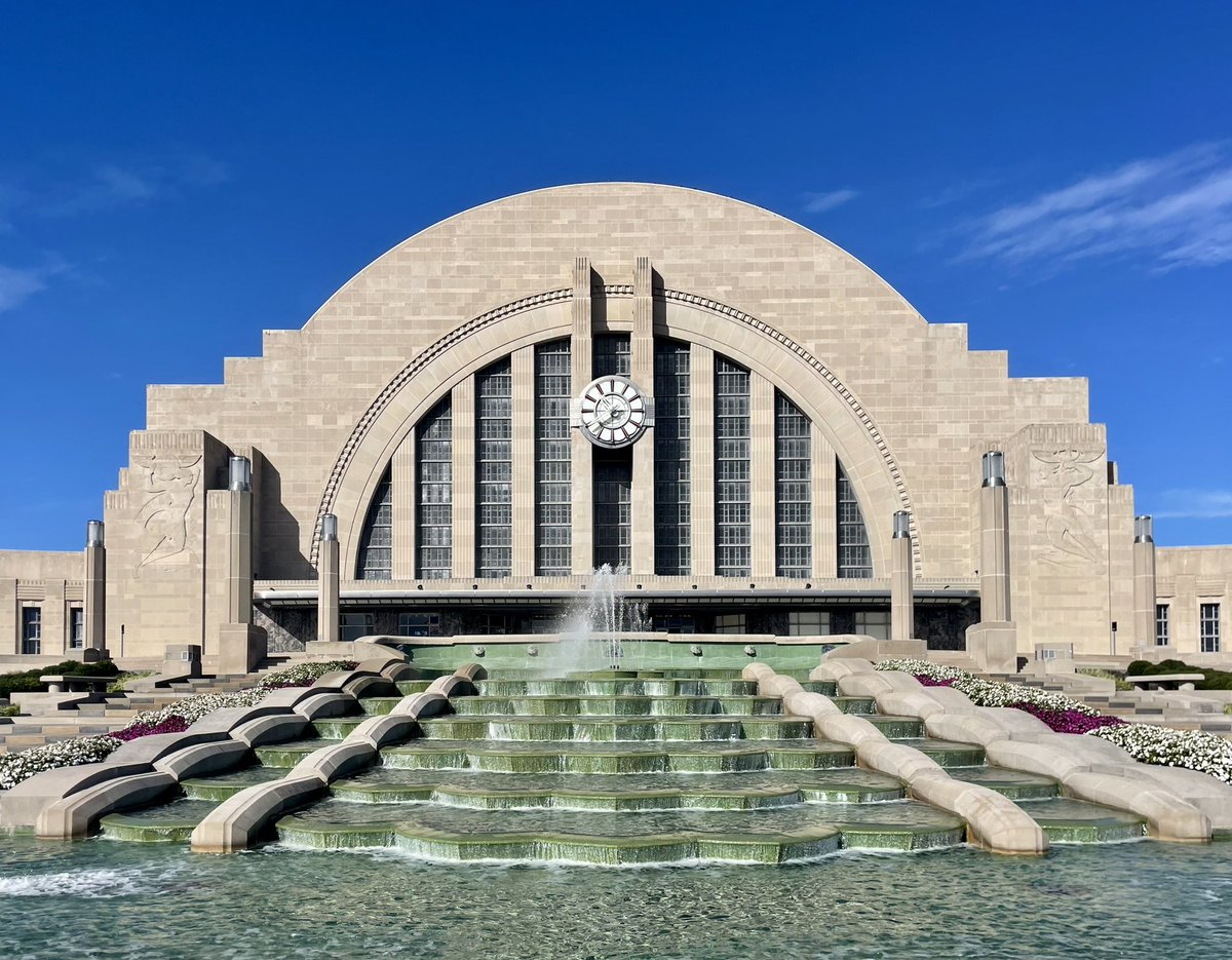 JoshLipnik's tweet image. Cincinnati Union Terminal (1933)
Cincinnati, OH