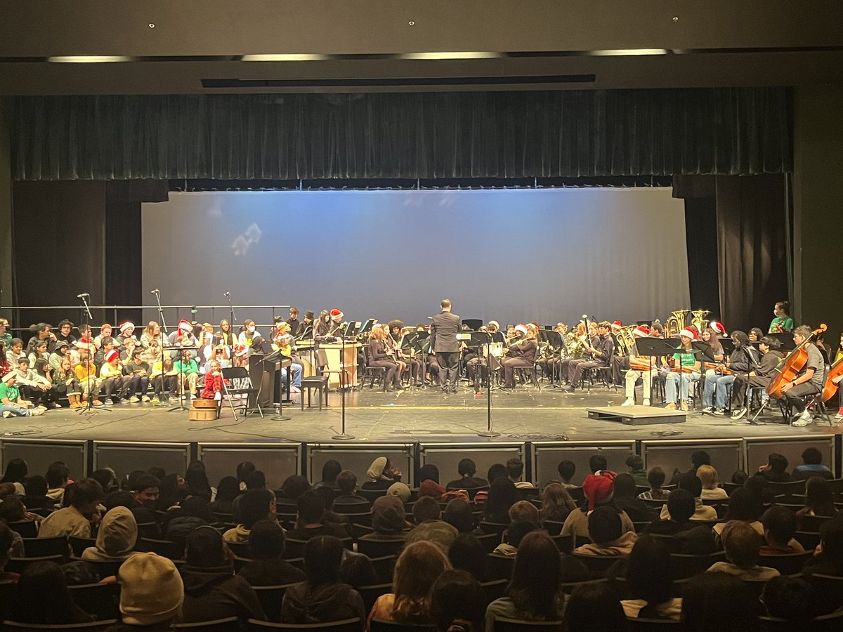 APSKenmore's tweet photo. Friday Goodness! Wishing you all the best for a joyful, safe &amp; wonderful Winter Break! Space Force assembly @SpaceForceDoD with @SuptDuran &amp; @APSVaSchoolBd VIPs &amp; gifts from @KenmorePTA &amp; outstanding music to cap off a busy week! Get more at Kenmore &amp; @APSVirginia! https://t.co/5Zp5tKFdVM