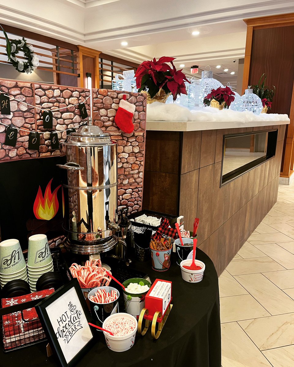 MarriottIndyN's tweet photo. Its cold out there! So come warm up with a cup of hot cocoa and good company! #babyitscoldoutside❄️ https://t.co/jB9J5XgFwi