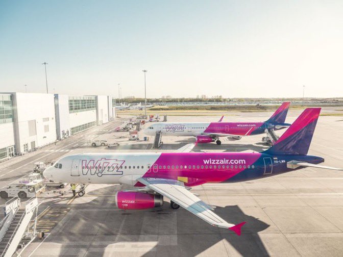 SoonSaudi's tweet photo. قريبًا :

ستبدأ رحلات طيران ويز اير Wizz air الاقتصادي من #الرياض الى دول اوربيه #ميلان و #فيينا و #روما وغيرها والسعر تقريبًا سيكون 55 يورو " 200 ريال " فقط 🤩✈️💓 https://t.co/cB7fj8JkSK