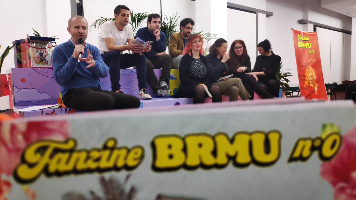 andrescebe's tweet photo. ¡Qué bonico es el fanzine #BRMU número 0! Aquí estamos, 16 de diciembre, en la Comicteca de la biblioteca cuchi cuchi. De Murcia a Los Ángeles 🚀 https://t.co/6brBt3xKZE