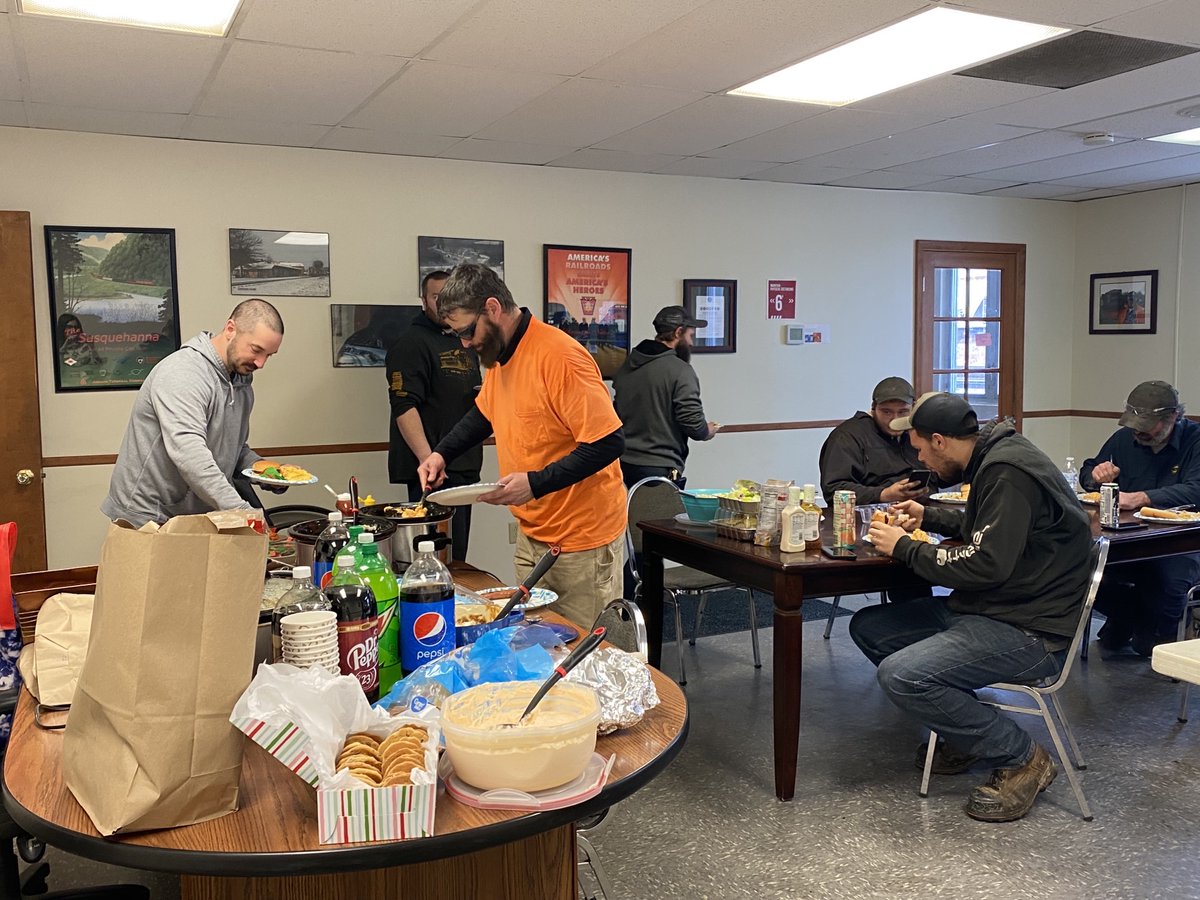 WNYPRailroad's tweet photo. “The price of success is hard work, dedication to the job at hand, and the determination that whether we win or lose, we have applied the best of ourselves to the task at hand.” ― Vince Lombardi https://t.co/cNNaP6KBwJ