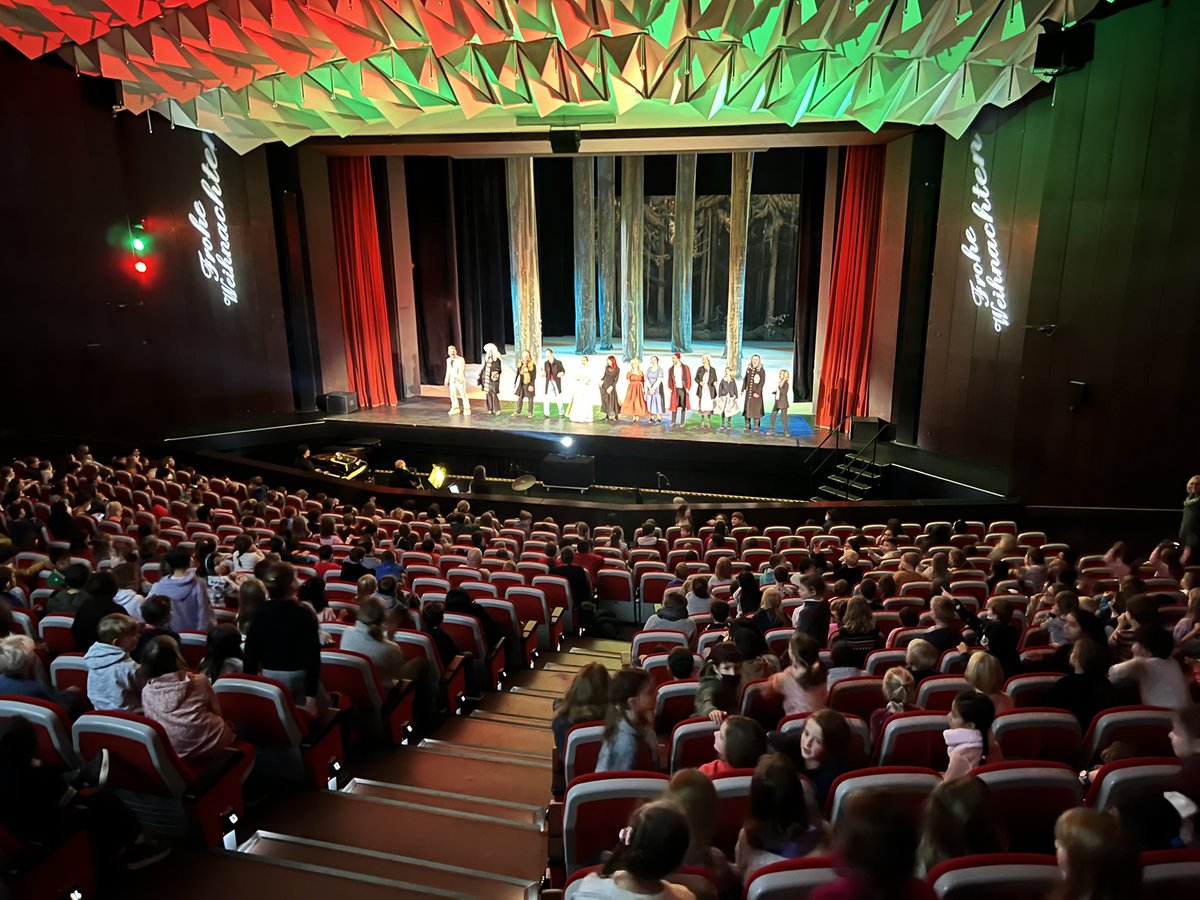 Premiere erfolgreich. Aschenputtel im Solinger Theater.