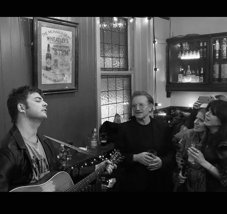 U2Valencia's tweet photo. Desire #Bono &amp; Glen Hansard, anoche en #Dublin acompañados por Imelda May &amp; friends vía IG 📹deutscheute en McDaids https://t.co/GerV0HOdB6