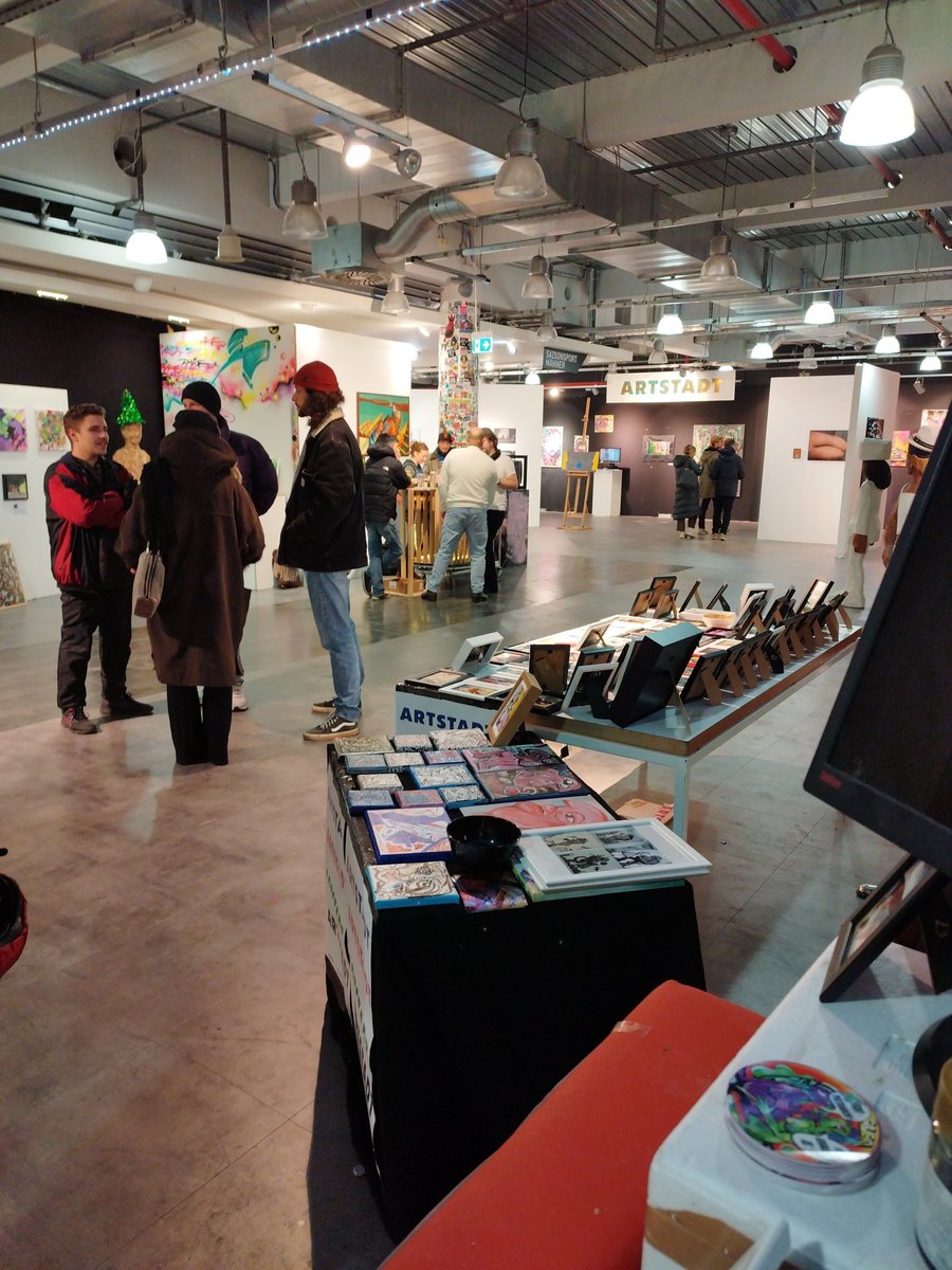 looks rare | decentral artist organisation tweet media
