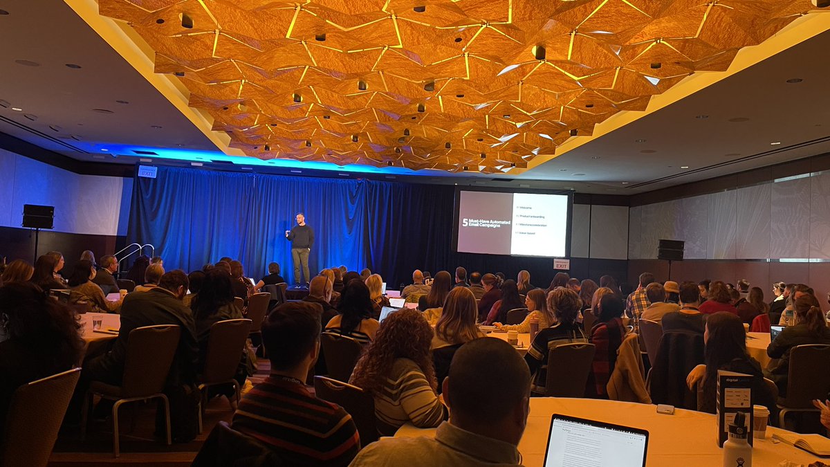 michaeljbarber's tweet photo. Thanks for lovely 2022 send off, #dschi 🙏 And big appreciation to @JWatson_Wx for cheering me on from the front row 🙌 https://t.co/JhxmQnzqAD
