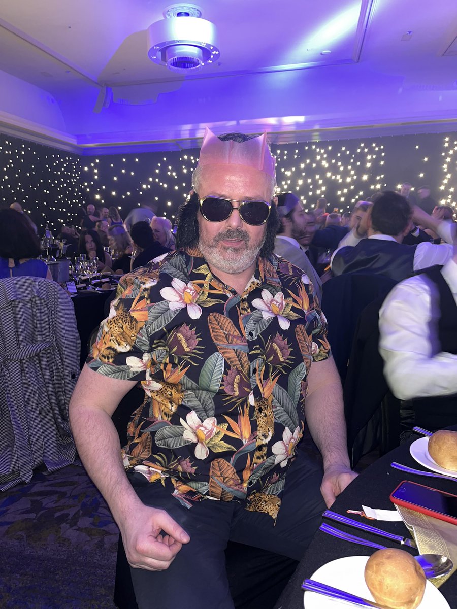 Catherinee_C's tweet photo. #DTglitterball staff night out… teachers need Prosecco!!! Please Gary Spence Elvis needs fizz https://t.co/07MfxPLauu