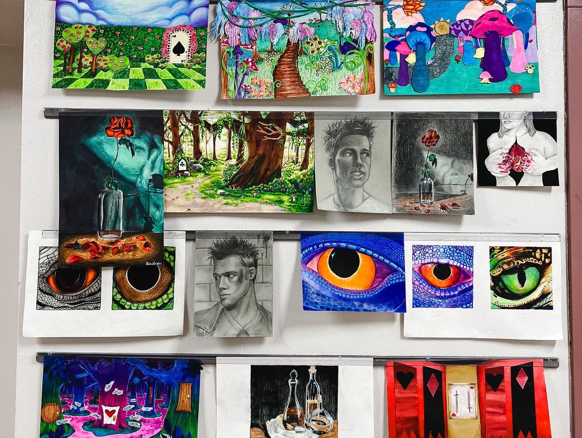 ayveerandolph's tweet photo. The best part of being in the #artroom is getting to witness all these firsthand. I’m bursting at the seams with pride. #salemwildcatpride #advancedart https://t.co/341XoxA8DX