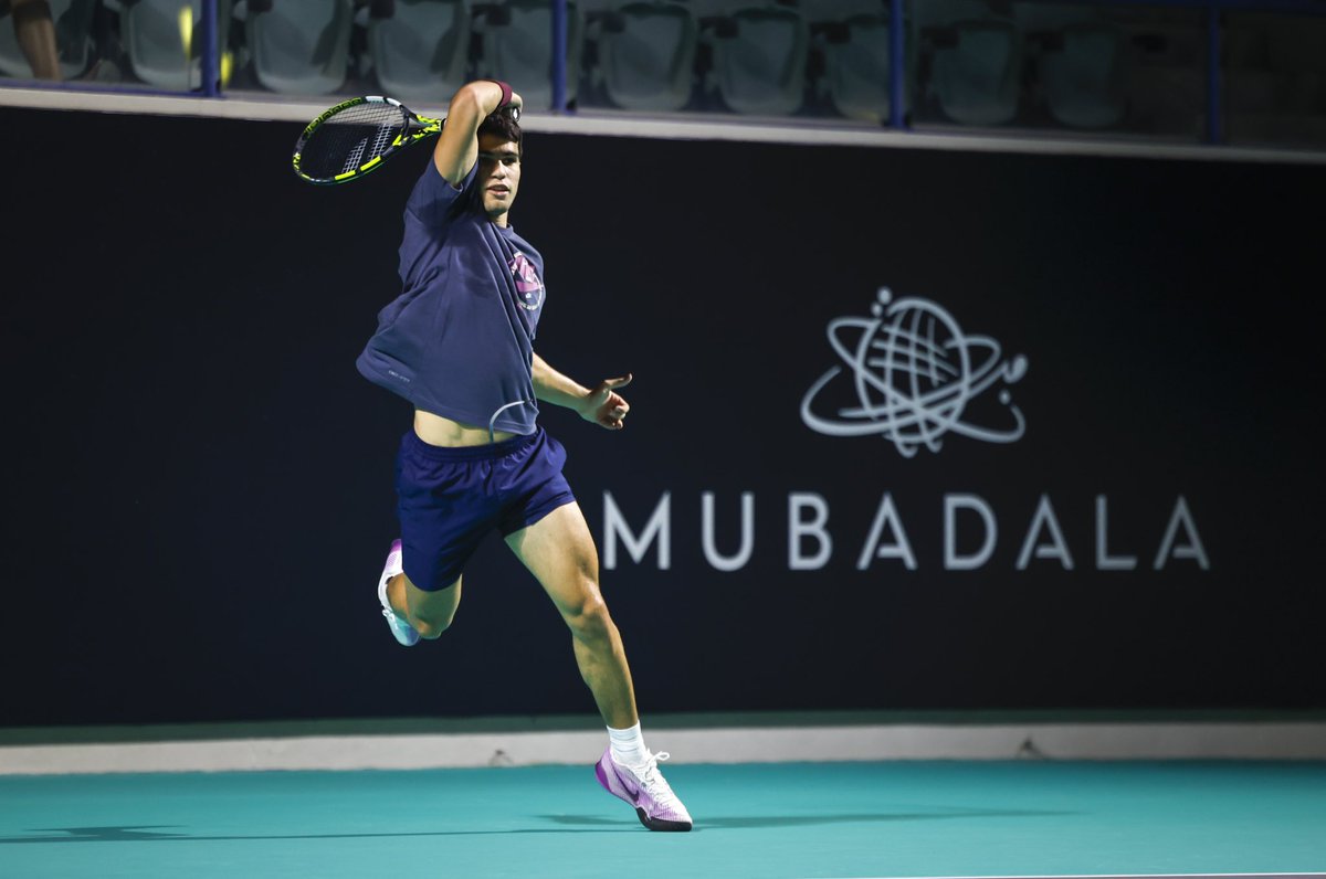 carlosalcaraz's tweet photo. 👋🏻 @mubadalawtc! 🔥🔥🔥
Con ganas de volver a jugar! 🤩

📸 Jorge Ferrari https://t.co/8Cm6gqKV5r