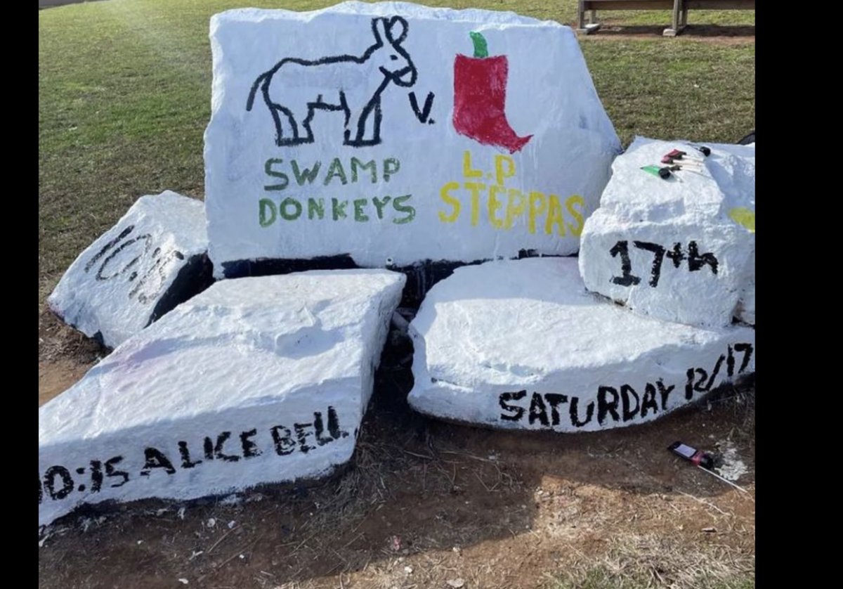 ⚓️🏀 You know it’s a big WBBL Basketball Game when it’s advertised on The Rocks at FHS! Tons of great Farragut Football Seniors &amp; other talented FHS Class of 2023 students facing off on Saturday Morning at Alice Bell Baptist Church (10:15 AM)
SWAMP DONKEYS vs LEMON PEPPA STEPPAS