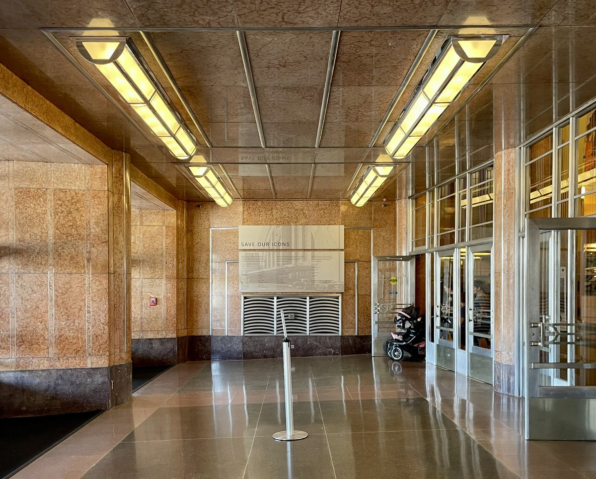 JoshLipnik's tweet image. really like the lighting and the vents in the entryway