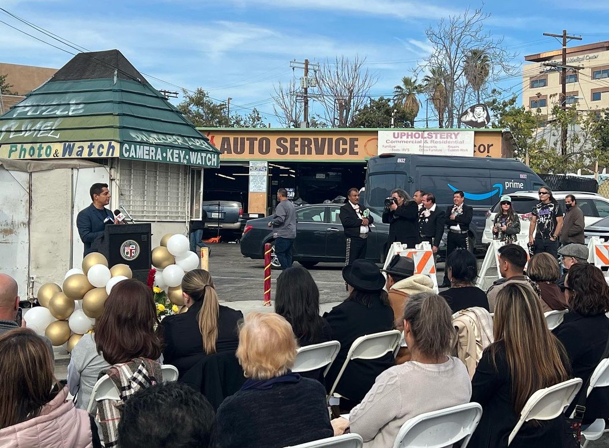 Miguel Santiago tweet media