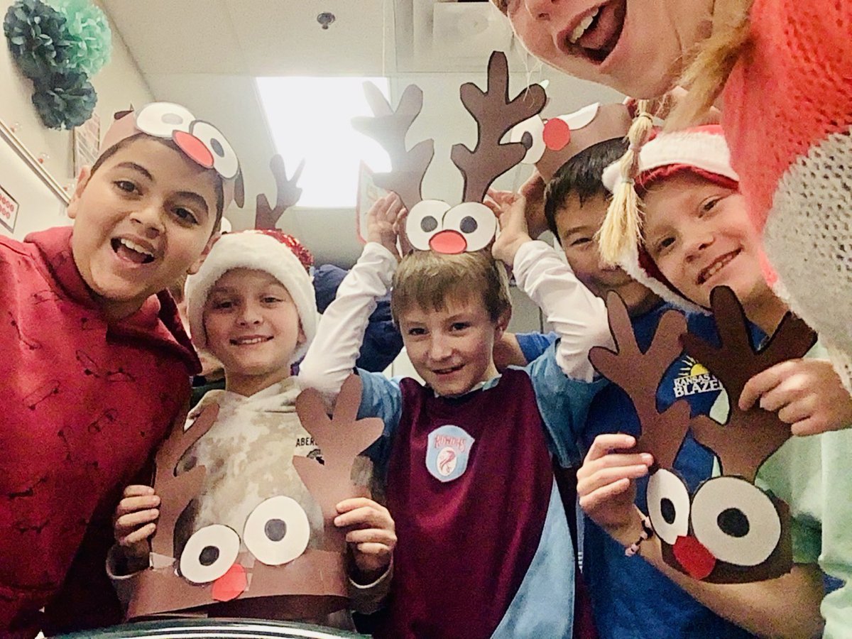 MMillhuff's tweet photo. Holiday assembly fun! Thanks students for posting to Seesaw! @MadisonPlaceK5 @MadisonPlacePTO https://t.co/893kYxS2PB