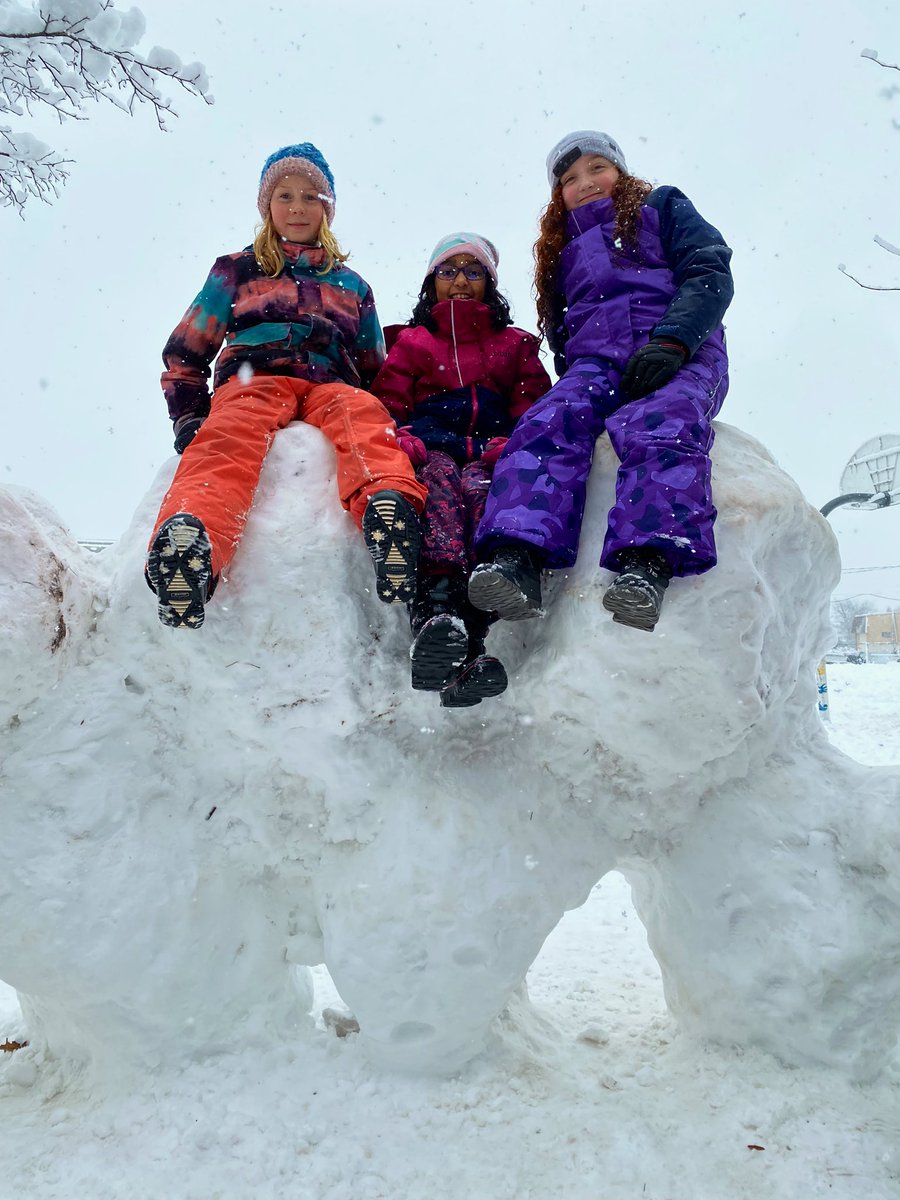 JuneauGr3's tweet photo. Talk about collaboration!! All the grade 3s and a gr 2 class combined to create an epic fort and some even made a snowman. #ocsbDL https://t.co/hJr6RuQ8MH