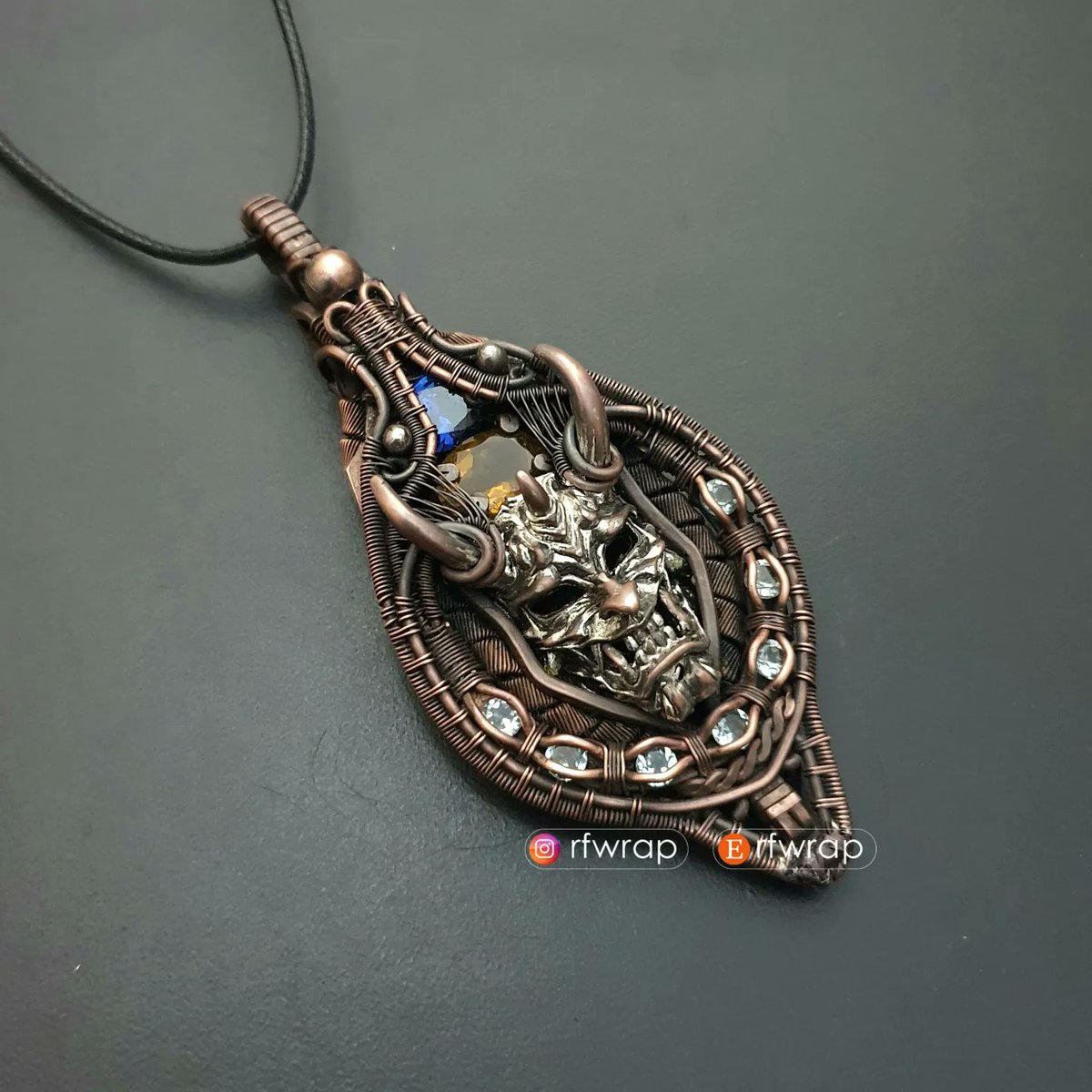 rfwrap's tweet photo. For who loves gothic theme 
https://t.co/EoYnnMoer9

#gothic #music #art https://t.co/46TdXmmIvF