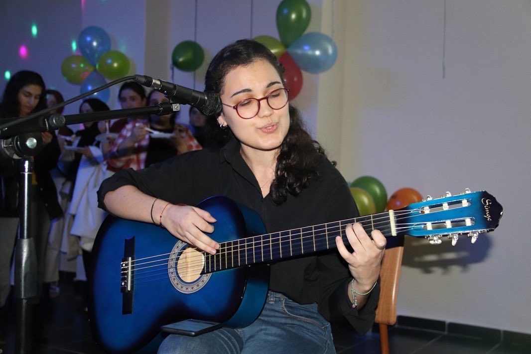 GSB_KARABUK's tweet photo. 🎶BİZ BİZE MORAL AKŞAMLARI🎶

📌Katip Çelebi Yurt Müdürlüğü

Gençlik ve Spor Bakanlığı tarafından hayata geçirilen 'Biz Bize Moral Akşamları' projesi kapsamında, Katip Çelebi Yurdu'nda düzenlenen etkinlik ile öğrenciler doyasıya eğlendi. https://t.co/sG0B9Yhqgf