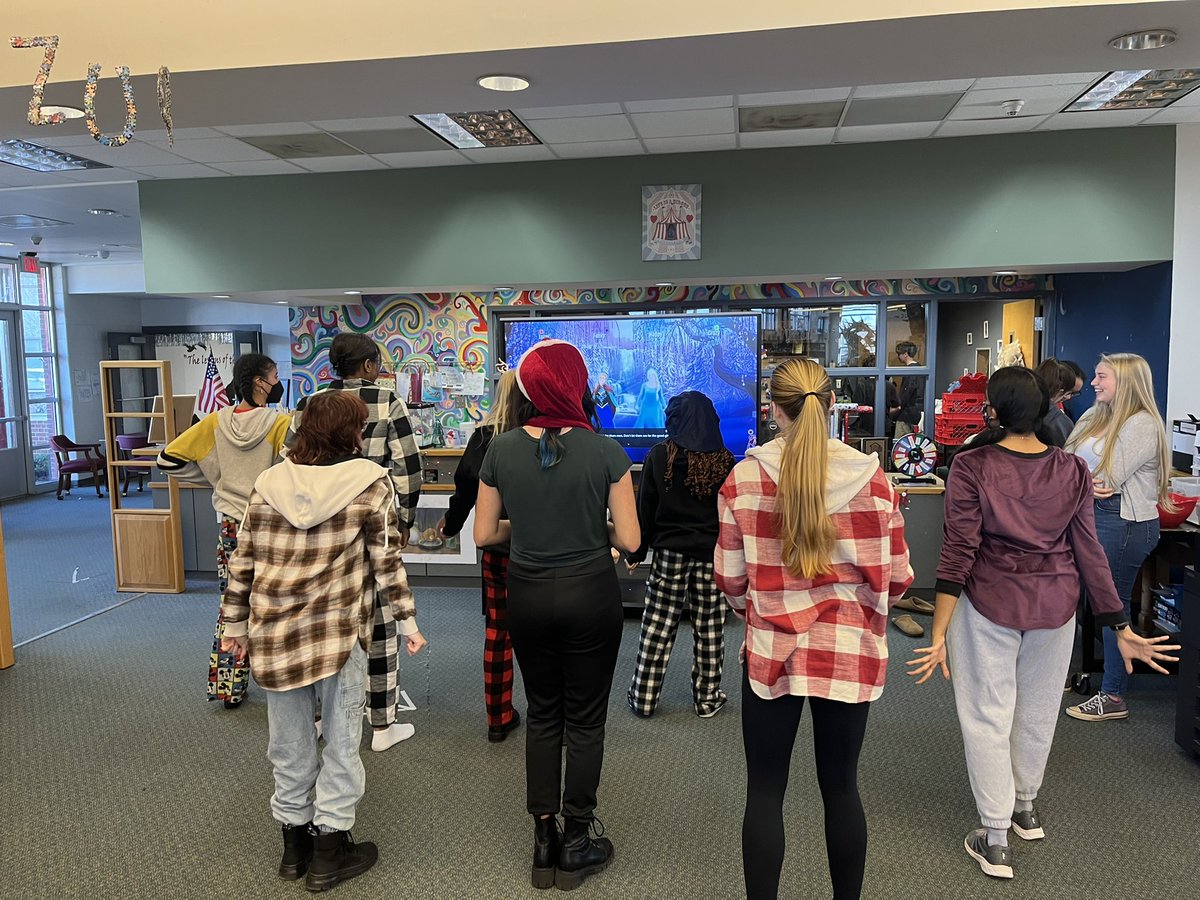 nwhs_media's tweet image. Just Dance, Holiday Edition, for the WIN! Closing out 2022 with some holiday fun! #govikes #GCSLibrariesEngage @GCSchoolsNC