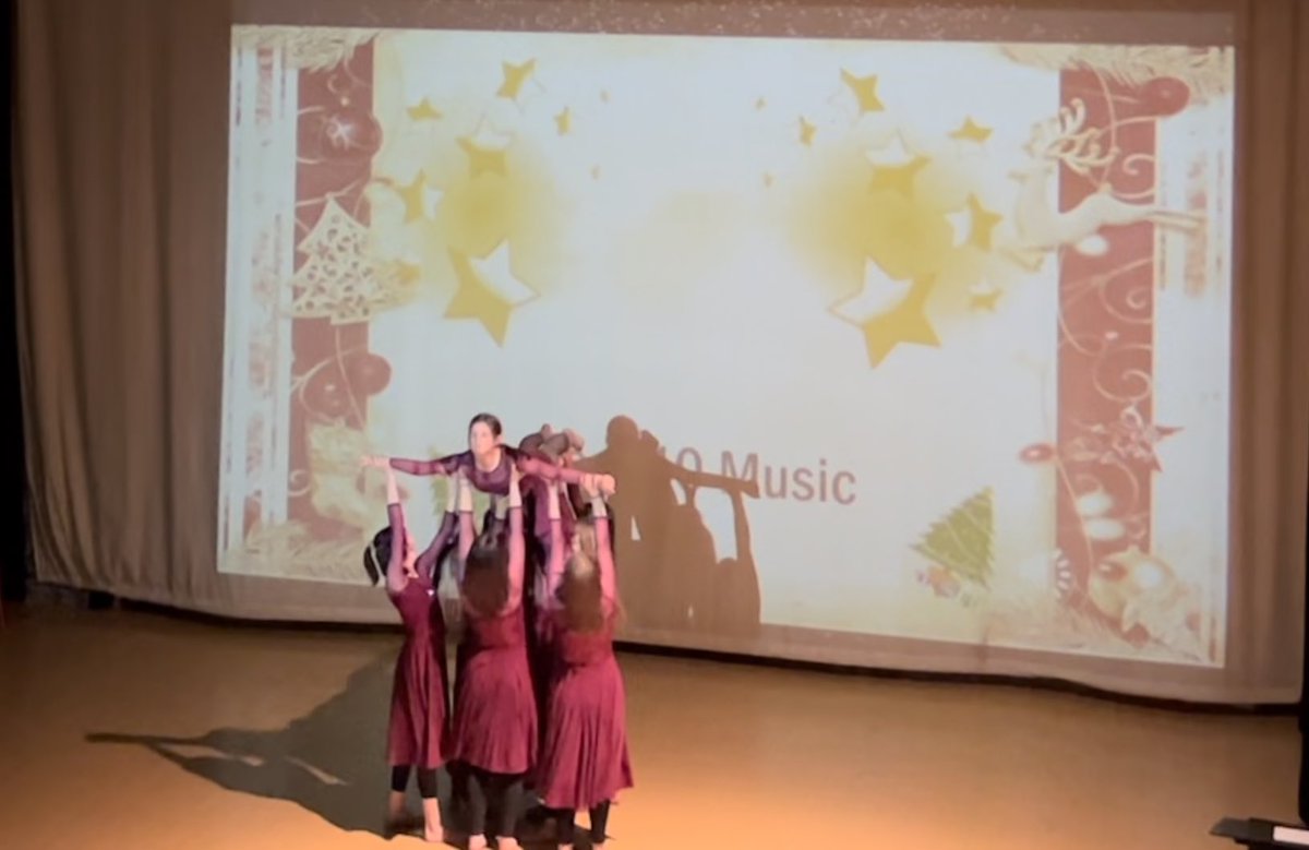 🌟🌟 So proud of these wonderful students today. Their first performance in front of an audience and I couldn’t be any prouder! They have worked so hard this term and what wonderful way to end it! Well done @TeamMoreton_10 dancers #Moretondance <a href="/MoretonDance/">Moreton Dance</a> 🌟🌟