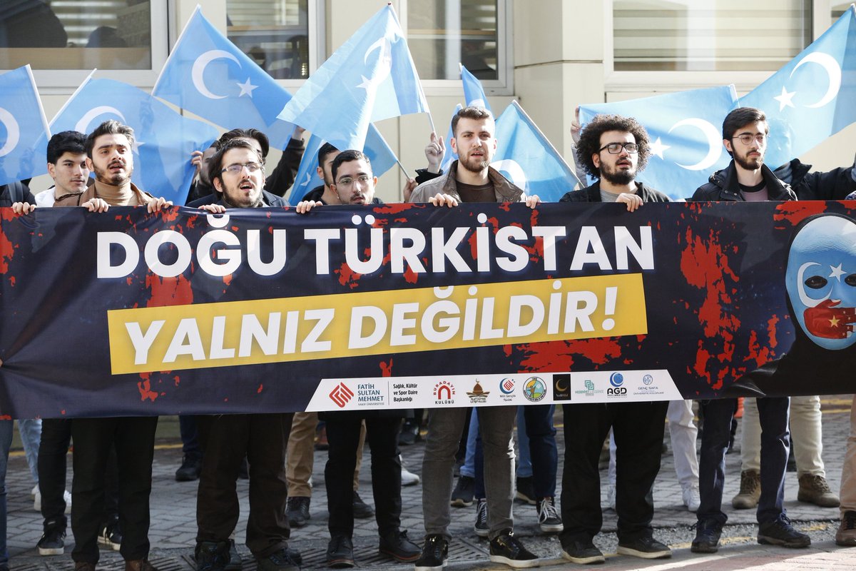 idikfsmvu's tweet photo. İslam Dünyası İletişim Kulübü olarak üniversitemizin diğer kulüpleriyle tertiplediğimiz Doğu Türkistan basın açıklamasını Haliç yerleşkesinde icra ettik. Kardeş kulüplere ve katılımcı arkadaşlara teşekkür ediyoruz. https://t.co/CWI20A38cX