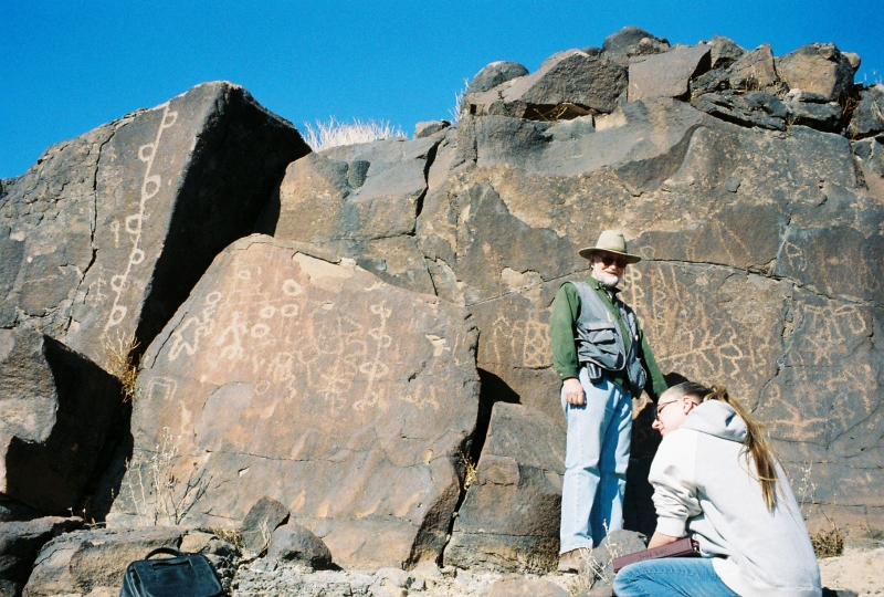 AZGeology's tweet photo. Archaic, Patayan, and Hohokam rock-art elements at Sears Point, southwest of Gila Bend, Arizona. Rock-art here is pecked into massive #basaltic lavas exposed on the west edge of the Sentinel #volcanic field. #RockArt https://t.co/SBos53aMMD