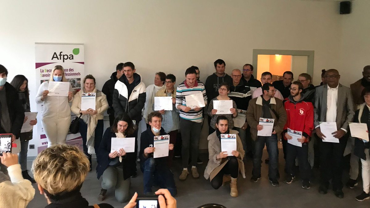 114 portefeuilles de compétences #RSFP ont été remis en cette fin d’année à des candidats issus de Côte d'Or, Nièvre, Saône et Loire et Yonne 👏 Une réussite collective grâce à une forte mobilisation des référents et des structures impliquées ! #fierté #compétences #employabilité