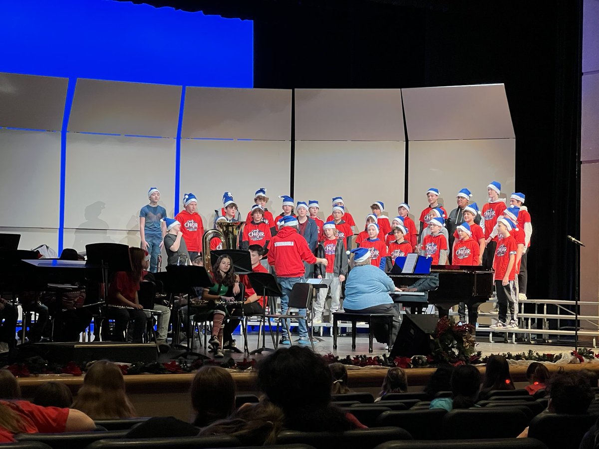 krweber80's tweet photo. What a great performance from our CMS and SLHS band and choirs today! Our 5th grade students from Bartlett, Brummer, Kent Lake and Pearson had a great time! https://t.co/PqFPkxhgsK