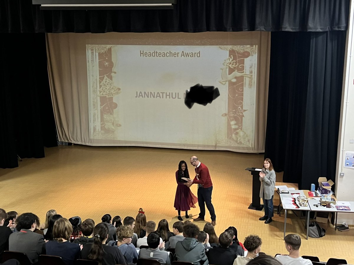 🌟🌟 So wonderful to celebrate all of our KS4 students in the end of term assemblies! What a fantastic term you have all had! Well done to you all! Have a wonderful Christmas ! 🌟🌟 @TeamMoreton_10 <a href="/TeamMoreton10/">Moreton Year 10</a> @MoretonSchool