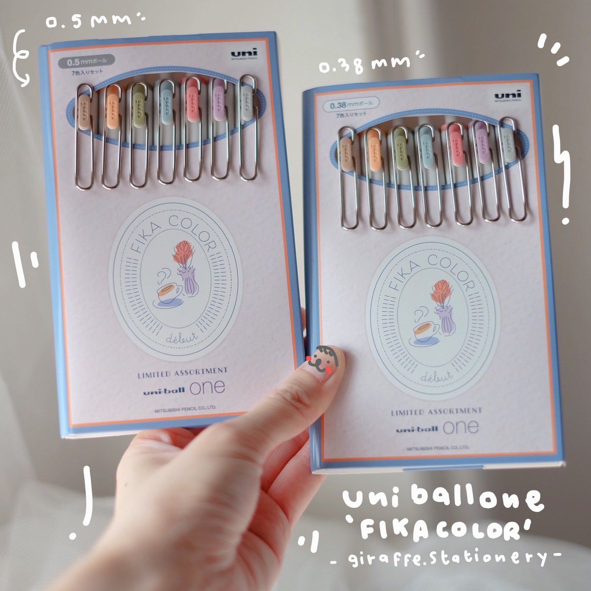 giraffereview's tweet photo. จะส่งท้ายปีแล้ว รีวิวเซตงามที่น่าเก็บหมวดปากกา Uni ball One สีน่ารัก FIKA COLOR 7 สีสวยอย่างดี แพกเกจดีงาม สีออกโทน Smoky ตามเทรนสวยๆ เขียนตกแต่ง จดยาวๆแนะนำมาก เพราะมี2 ขนาด 0.38 และ 0.5 มม เลยค่ะ นานๆกลับมารีวิว มีอีกหลายชิ้นให้อัพเดตเพียบค่ะ 😂 #รีวิวเครื่องเขียน #ปากกาเจล https://t.co/iv2dkx3GkZ
