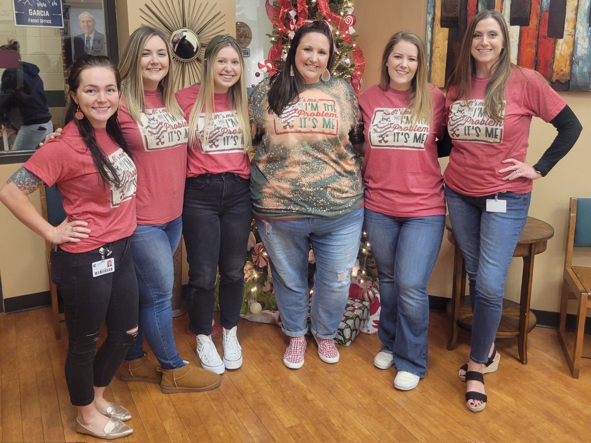 "It's Me, HI, I'm the Problem, It's Me!" Love these ladies, these shirts, these Christmas tree cakes, and some Taylor Swift. #CryarCats  <a href="/taylorswift/">TaylorSwift</a> <a href="/LittleDebbie/">Little Debbie</a>