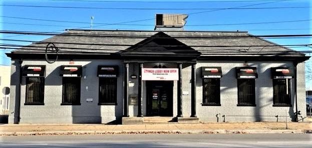 hiphophistorian's tweet photo. Black-owned @BankIndustrial opens a new branch:
550 Frelinghuysen Avenue
Newark, NJ
https://t.co/wPhTnXumeI
#UpWithJesusDownWithSanta #RedistributeThePAIN https://t.co/4W8oU4go1k