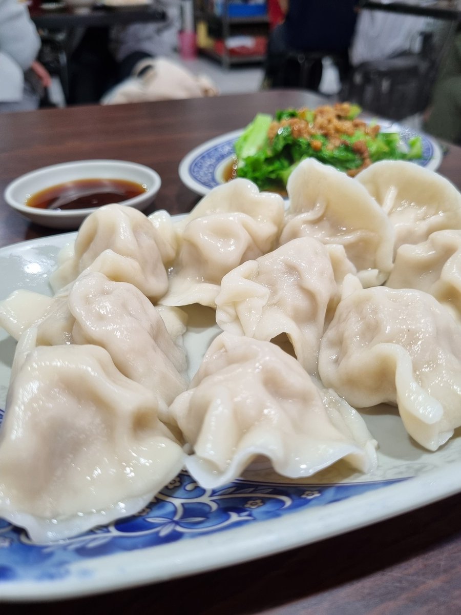 WasiqSilan's tweet photo. Where would you recommend for a (slightly) elevated Taiwanese food around Taipei? 😋
Doesn't have to be super fone-dining. Just want to try something familiar with a new twist!
I have tried so much delicious food just in a couple of days, feeling blessed ☺️
#TaiwanTwitter https://t.co/Mf6yjjxLxV