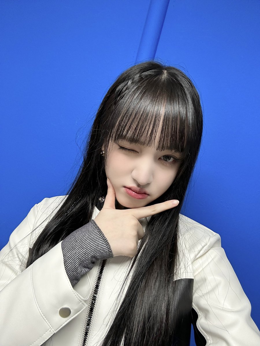 IVEstarship's tweet photo. 📸
IVE SHOT!

DATE : 2022.12.16
NAME : #KBS2 #가요대축제

#IVE #아이브
#안유진 #가을 #레이 #장원영 #리즈 #이서
#IVE_SHOT https://t.co/tb1os0VeLS
