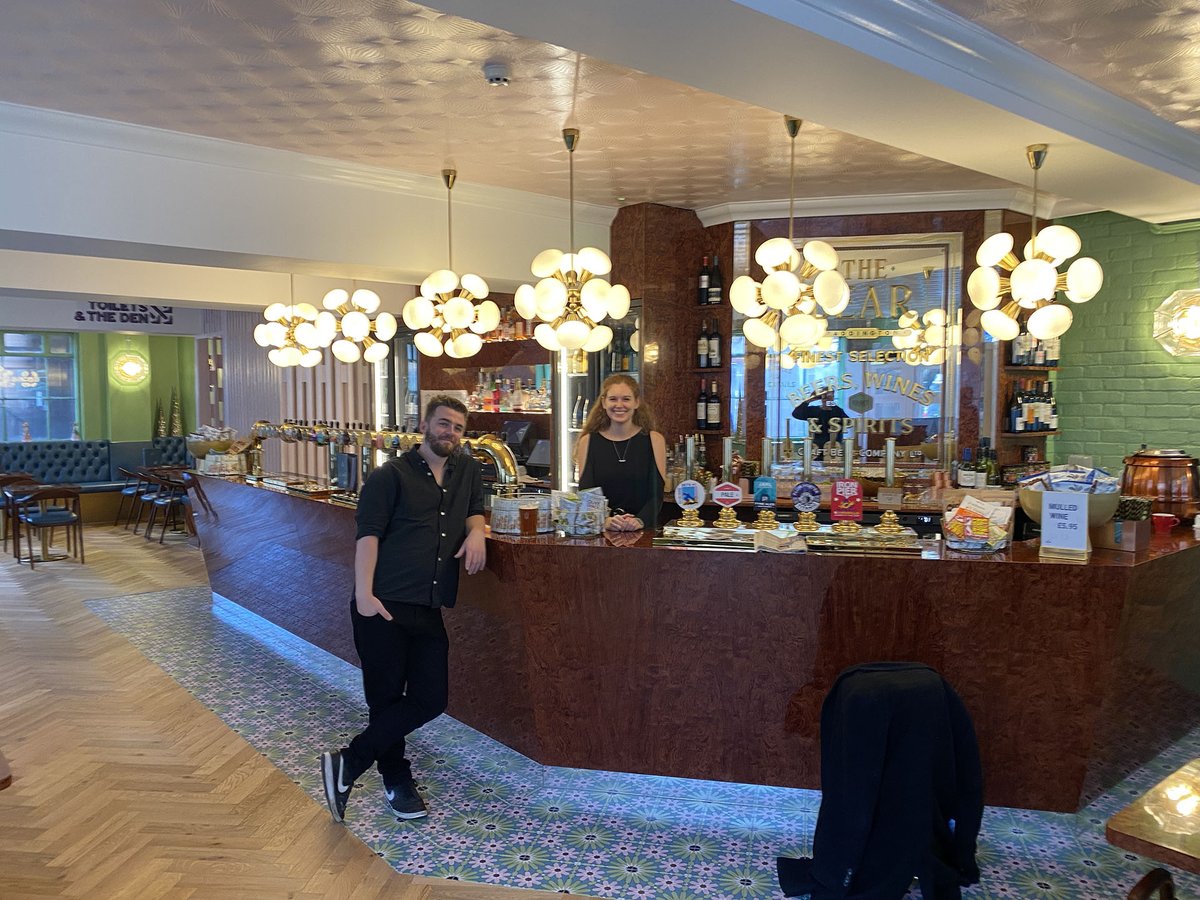 StayPaddington's tweet photo. There's a new bear in Paddington 
https://t.co/9DwRdq3XAV

@TheBearPub_CBC @inpaddington @paddington_pat
#Paddington #PaddingtonPubs #BestPlaceToStayInLondon https://t.co/xX01SD1NYV